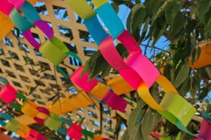 Chains of color under the sukkah roof